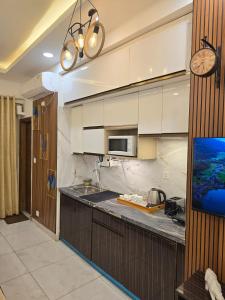 The Mulberry Silk- Godfathers Den