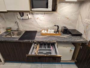 The Mulberry Silk- Godfathers Den