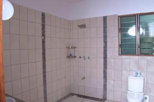 Tranquil Middle Apartment