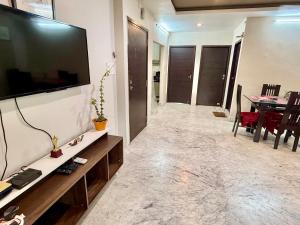 Candid 2BHK Apt near Ruby Hospital, EM Bypass