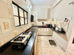 Candid 2BHK Apt near Ruby Hospital, EM Bypass