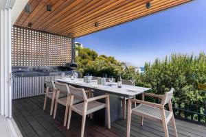 Villa Bahia - Bantry Bay, Super Luxurious, 2 Pools, Ocean Views