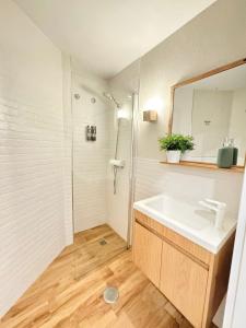 Amazing New House with terrace by the sea