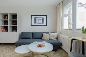 Cozy Studio with Workspace in the City Center by Noclegi Renters