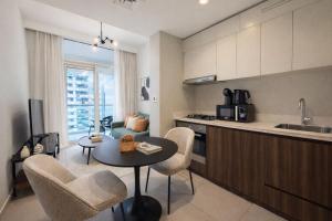 Modern 1BR Apt - Canal View