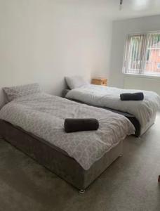 3 Bedroom Contractor House With Parking