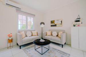 Vanya Park BSD Alesha Blue