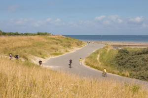 2-persoons woning onderaan de duinen en strand van Breskens