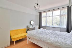 Surbiton Home with free parkings, Surbiton, Kingston upon Thames, Surrey, Greater London UK