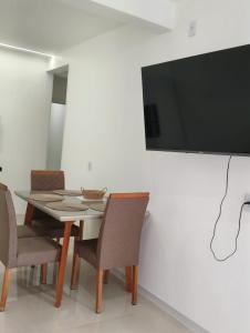 Apto Moderno a 700 metros da praia com varanda