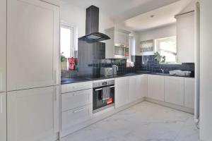 Highfield Home with free parkings, Surbiton, Kingston upon Thames, Surrey, Greater London , UK