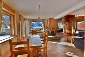 Chalet vallée de Chamonix, vue glaciers MontBlanc by ImmoConciergerie