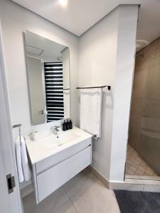 Elegant AirConditioned Neria at Ellipse Waterfall