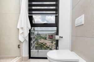 Elegant AirConditioned Neria at Ellipse Waterfall