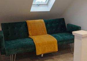 Fort House Large 6BR Home Sleeps 12 3 Bathrooms NEC, JLR, BHX Nearby