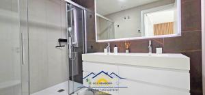 Oceanview at Sunset Sailors