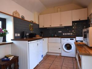 1 Bed in Holsworthy oc-wscot
