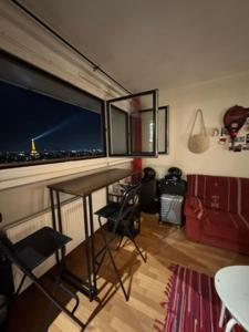 Eiffel Tower view & Swimming Pool, Cosy appartment - Center