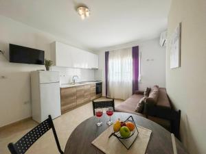 Azure Pearl Haven B83