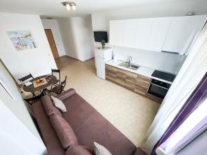 Azure Pearl Haven B83