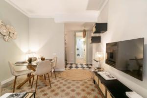 BOLIVIA. NEWLY RENOVATED FULL APARTMENT WITH BRIGHT TERRACE