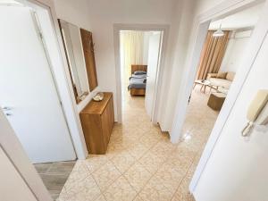 Sunset Jewel Suite D60