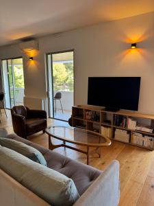 Appart standing avec vue grand balcon - parking - clim