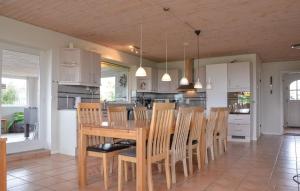 Large spacious cottage view Roskilde Fjord