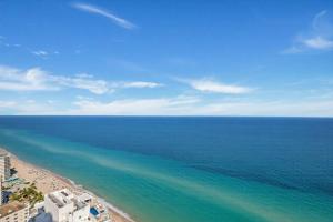 Prime Oceanfront 3BR Mansion in the Sky