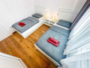 Sea Pearl Retreat F69