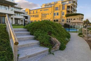 Absolute Beachfront 3BR