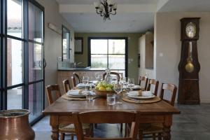 grande maison jardin clos 8 personnes