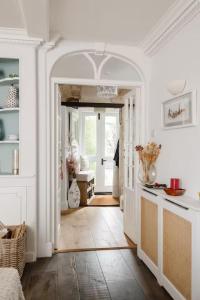 Luxury Townhouse in the Heart of Burford Sleeps 11