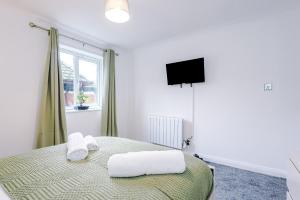 Comfy 1BR in Salford, Kitchen, WiFi and Parking