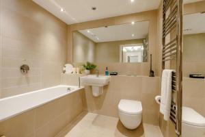 3 Bed in Torquay oc-a28109