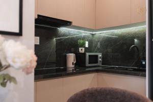 HighEnd Serviced Apartment with Elevator by SSens Homes