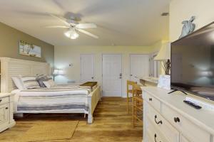 STJ22B Villa on the Green - Mini Suite