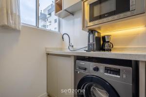Apto c churrasq e varanda, 400m da Praia LEAA0506