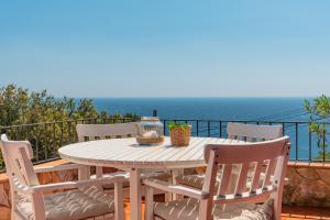 ST-4 BEGUR SA TUNA 4 PaX