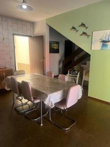 Casa Ampla a 50m do Mar com Churrasqueira