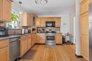 The Endless Summer-Hot Tub-7 beds