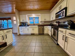 Luxury Angel Fire 5BR 4B, Views!, Game Room