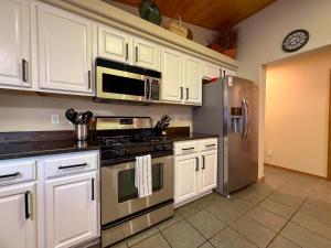 Luxury Angel Fire 5BR 4B, Views!, Game Room
