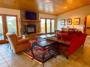 Luxury Angel Fire 5BR 4B, Views!, Game Room