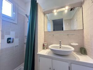 SM075-034 SAINTE MAXIME Sémaphore Haut de Villa T4 avec Piscine terrasse