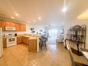 Dog Daze Lakefront Condo 3 Bed and 2 Bath