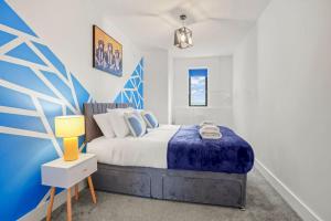 City centre FREE Parking families workers Sleeps 5