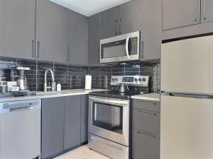 Modern Bham Getaway, Steps to Railroad Park and Eats
