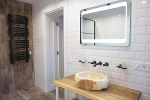 Cottage Semibarvytsia Mykulychyn