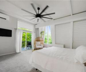 Lakefront Margaritaville 3 Bed and 3 Bath Home